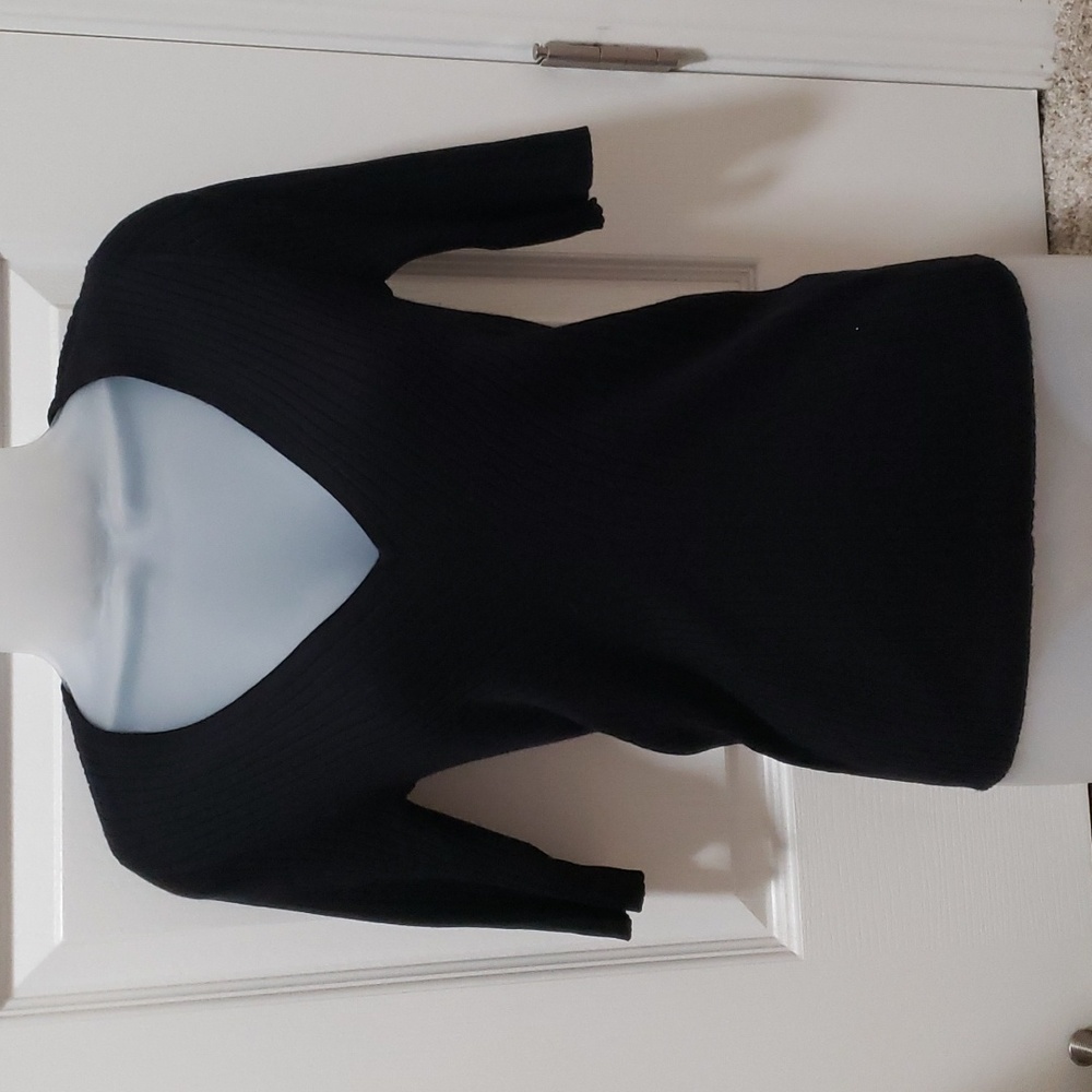 Womens Express M black knit v neck